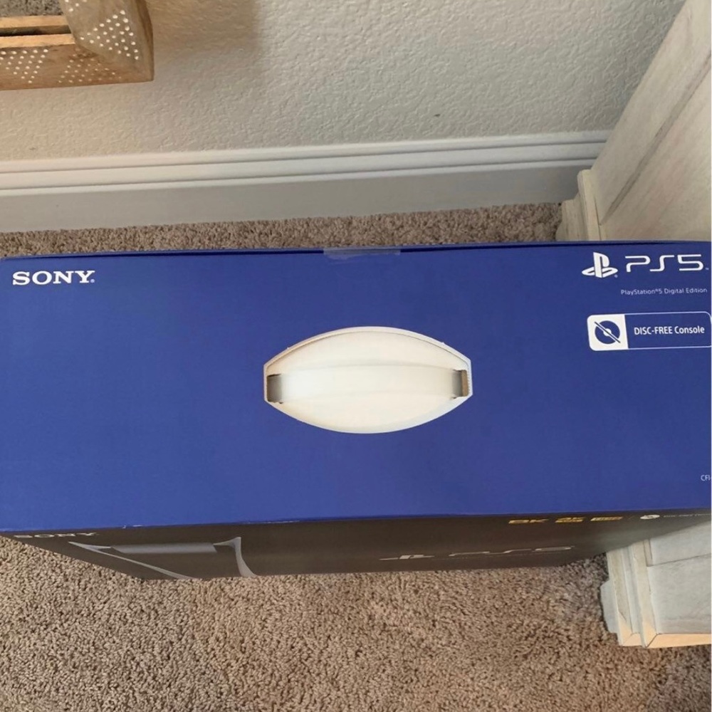 PS5 Digital Edition - Picture 2 of 5